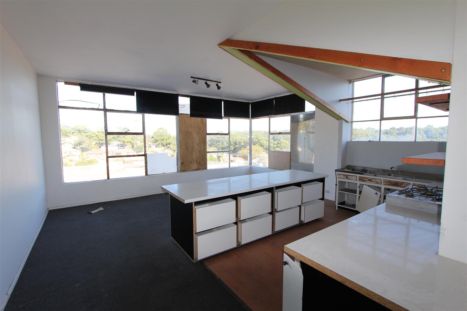 LEASED BY Ryan McMahon & Hayden 1,151m² Bang for your Buck